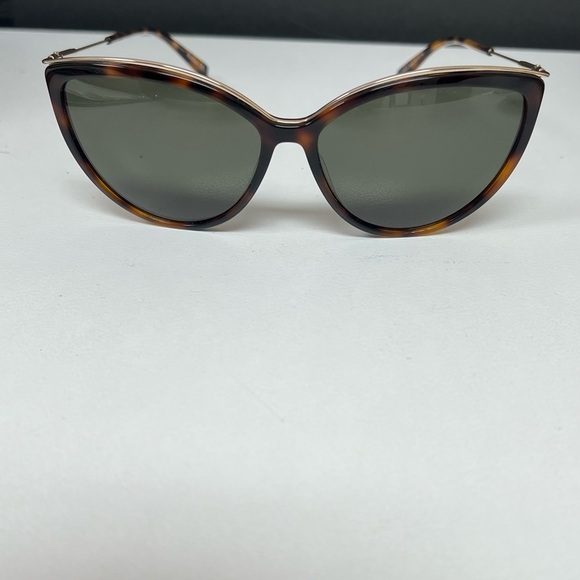 Pre Loved - Picture 2 of 4